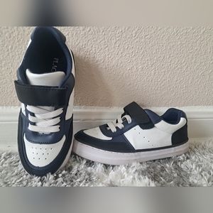Children's Place size 13 Navy Blue and White shoes